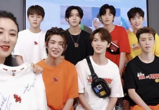 乐华七子薇娅直播间合体 乐华七子组合都有谁毕雯珺遭打压怎么回事 乐华七子薇娅直播间合体 乐华七子组合都有谁毕雯珺遭打压怎么回事