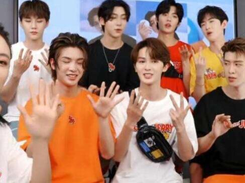 乐华七子薇娅直播间合体 乐华七子组合都有谁毕雯珺遭打压怎么回事 乐华七子薇娅直播间合体 乐华七子组合都有谁毕雯珺遭打压怎么回事