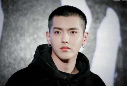 吴亦凡粉丝名叫什么？吴亦凡原名叫什么及资料