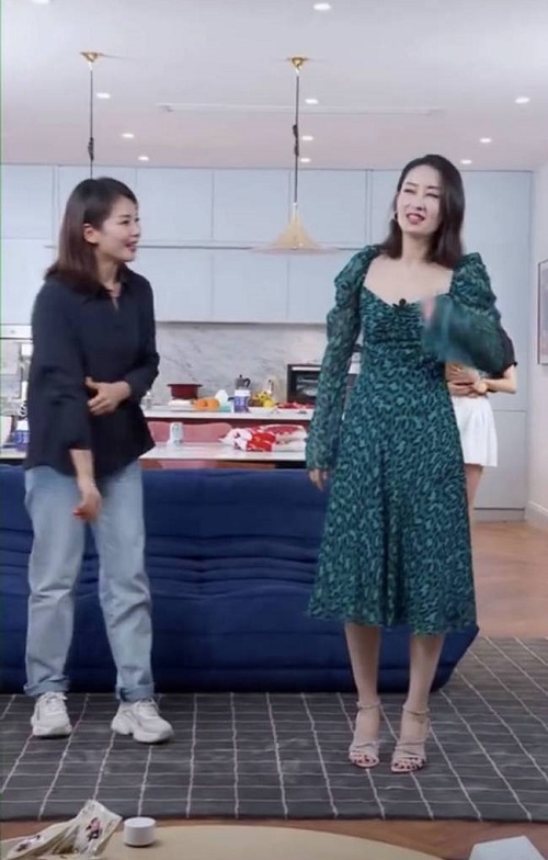 刘敏涛直播跳女团舞 现场画面曝光再现神表情