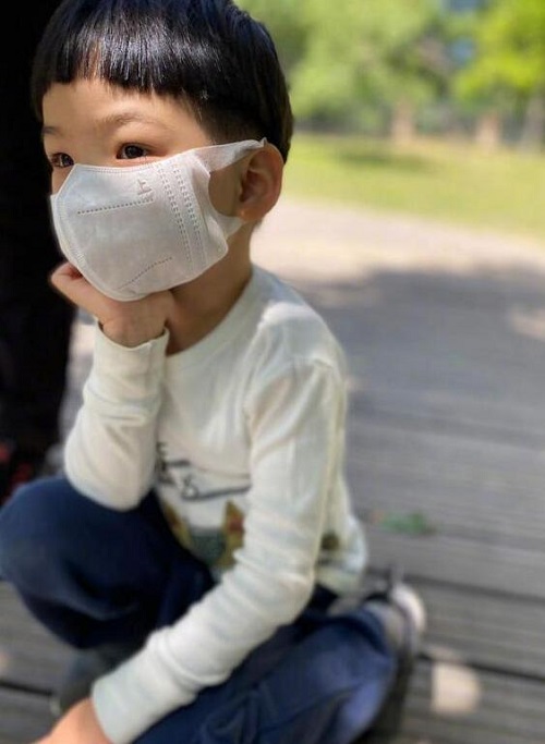 刘璇现身医院产检 40岁的她孕味十足富豪老公贴身陪伴