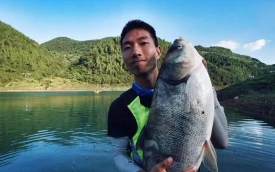 手机掉乌江8个月后回来了 网友:手机版的鲁滨孙漂流记! 手机掉乌江8个月后回来了 网友:手机版的鲁滨孙漂流记!