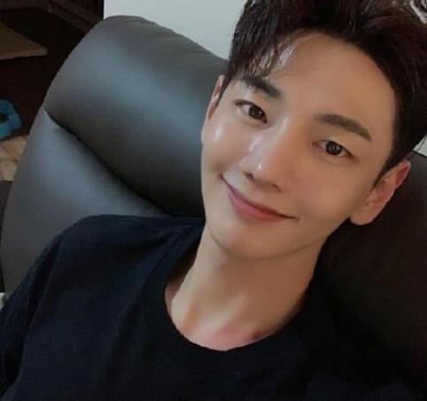 32岁韩国男星朴智勋去世 生前病床照及去世原因曝光