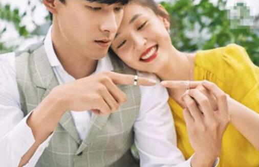 吴倩机场造型 清纯少女一秒变成世纪大妈什么情况 吴倩机场造型 清纯少女一秒变成世纪大妈什么情况