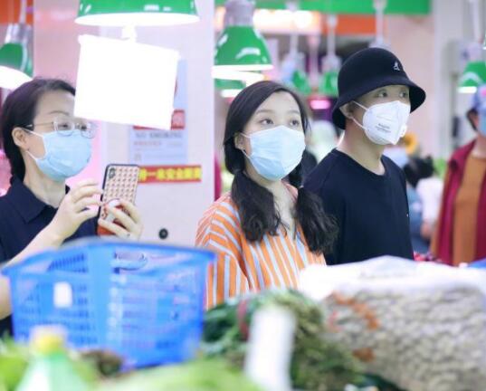 GAI当爸 晒B超照及妻子孕妇照心情激动