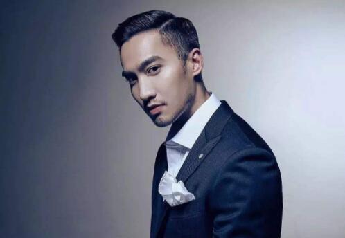 赖弘国回怼网友 一句话回怼竟让网友笑出了声 赖弘国回怼网友 一句话回怼竟让网友笑出了声