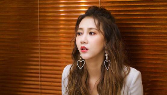 抖音等风来季风吹向大海到天空之外是什么歌 歌曲演唱者及歌词完整版介绍