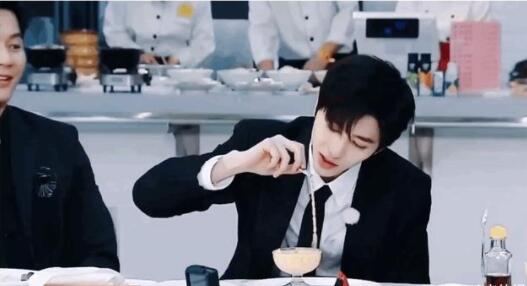 奔跑吧沙溢让蔡徐坤嗦喽嗦喽 现场画面曝光网友的评论亮了 奔跑吧沙溢让蔡徐坤嗦喽嗦喽 现场画面曝光网友的评论亮了