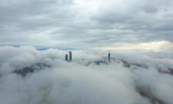 广州出现云墙幻若仙境 现场画面曝光云墙是什么怎么形成的