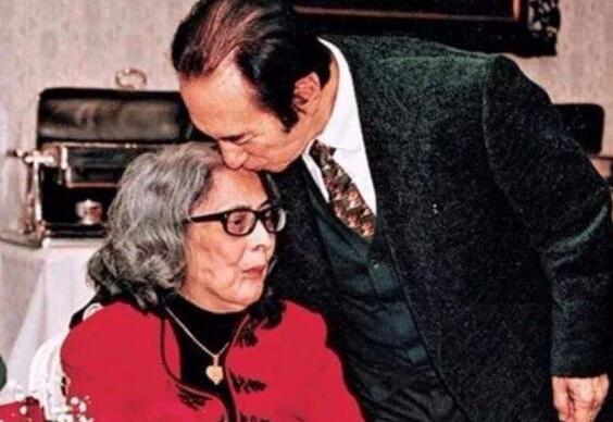 港媒:赌王何鸿燊逝世享年98岁 生前状态曝光儿女分家产成焦点