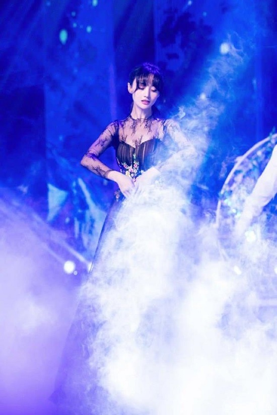 郑爽穿晚礼服跳舞上热搜 郑爽和张恒分手了吗原因是什么