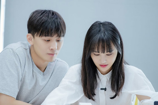 郑爽穿晚礼服跳舞上热搜 郑爽和张恒分手了吗原因是什么