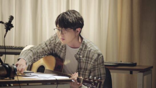 毛不易:没人喜欢我 称其不相信爱情会降临在自己身上袒露感情状态 毛不易:没人喜欢我 称其不相信爱情会降临在自己身上袒露感情状态