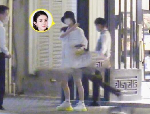 赵丽颖带儿子现身 儿子想想正面照首曝光像极了妈妈