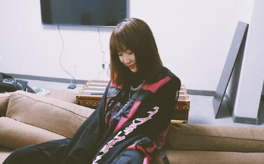 乃万:女生多少斤算胖什么梗 这回答简直是太机智了 乃万:女生多少斤算胖什么梗 这回答简直是太机智了