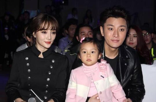 贾乃亮删除与李小璐同款热舞视频疑似否认复合 李小璐求复合被拒是真的吗