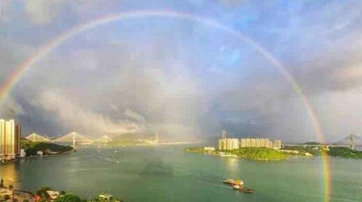 深圳连到香港的彩虹刷爆朋友圈 现场画面曝光简直是太美了 深圳连到香港的彩虹刷爆朋友圈 现场画面曝光简直是太美了