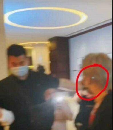 刘雨昕被激光笔照射 现场画面曝光惹粉丝众怒 刘雨昕被激光笔照射 现场画面曝光惹粉丝众怒