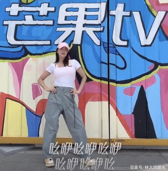 张雨绮:这次没有顺拐吧什么情况 乘风破浪的姐姐主题曲《无价之姐》上线 张雨绮:这次没有顺拐吧什么情况 乘风破浪的姐姐主题曲《无价之姐》上线