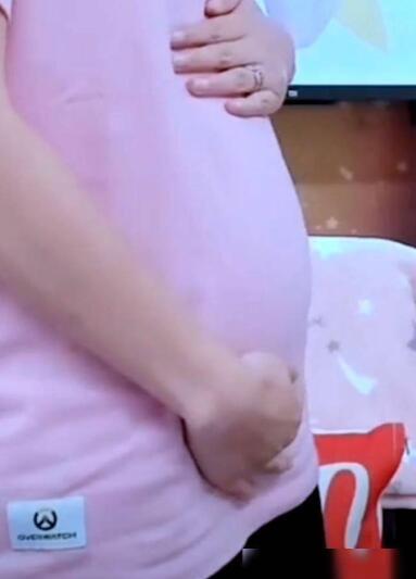 朱丹直播宣布怀二胎 晒孕肚照宝宝已有三个月 朱丹直播宣布怀二胎 晒孕肚照宝宝已有三个月