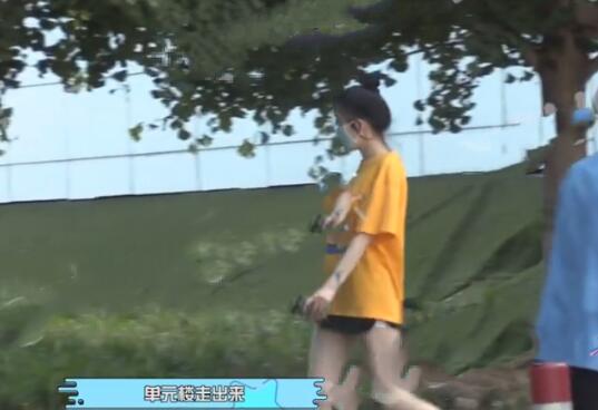 嘉羿李熙凝恋情疑曝光 评论区沦陷嘉羿渣男是怎么回事