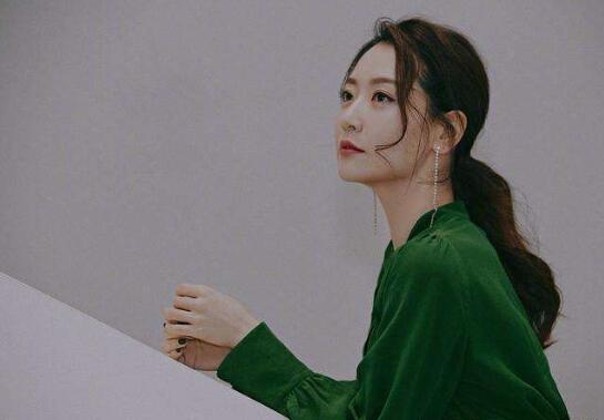 白冰被后来唱哭 白冰与丈夫丁一离婚或和郑元畅有关