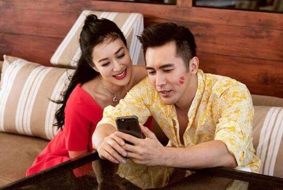 钟丽缇机场教大叔跳无价之姐 钟丽缇这么好的身材是怎么保养的 钟丽缇机场教大叔跳无价之姐 钟丽缇这么好的身材是怎么保养的