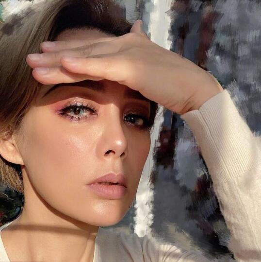 宁静幽默回应撞脸卡通杯再上热搜 宁静为何屡次登上热搜