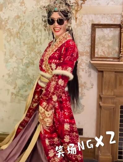 唐嫣产后首次营业 穿短裙秀长腿腰部臃肿身材走样