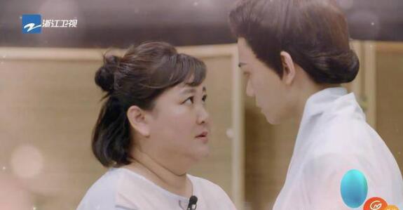 贾玲丁禹兮还原陈芊芊名场面 一秒入戏的丁禹兮演技获点赞 贾玲丁禹兮还原陈芊芊名场面 一秒入戏的丁禹兮演技获点赞