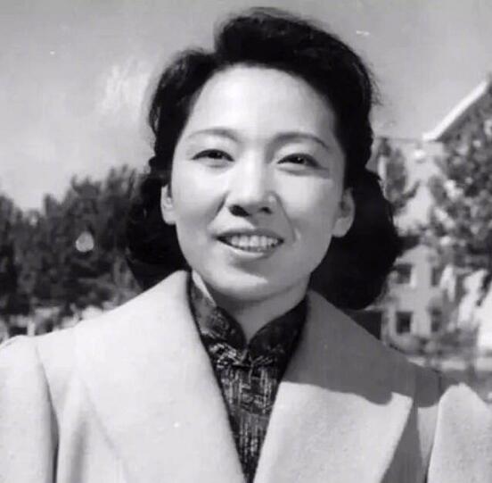 江姐扮演者于蓝去世享年99岁 于蓝传奇影视人生回顾 江姐扮演者于蓝去世享年99岁 于蓝传奇影视人生回顾