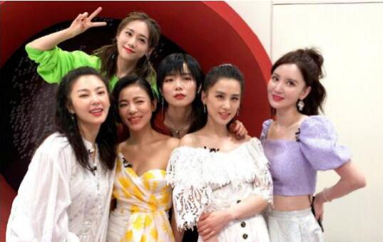 大碗宽面的姐姐们评论张萌 全体统一文案但单词全出错究竟是何用意 大碗宽面的姐姐们评论张萌 全体统一文案但单词全出错究竟是何用意