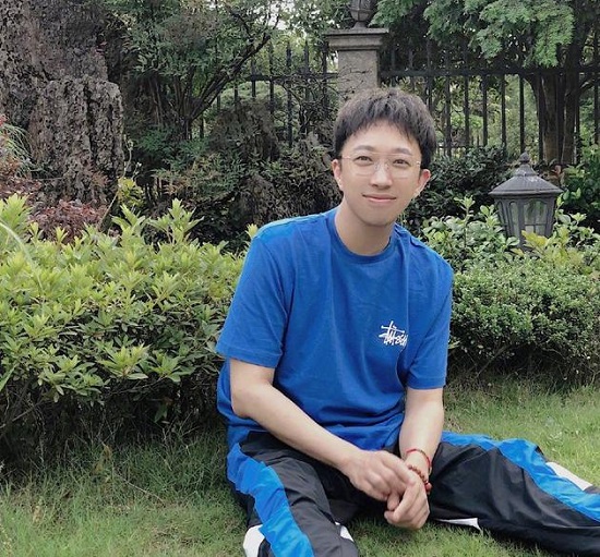 于正:我没有diss谁的意思什么情况 发文赞美baby疑内涵陈妍希 于正:我没有diss谁的意思什么情况 发文赞美baby疑内涵陈妍希