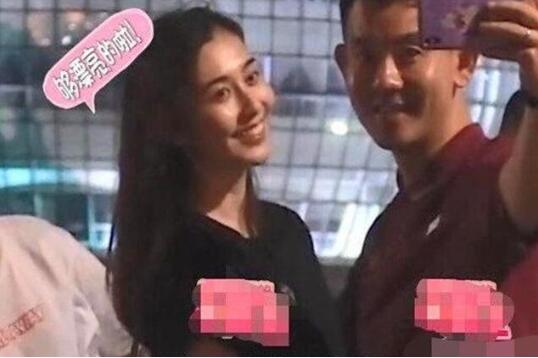 李响当爸爆宝贝小名为赞赞 圈外妻子正面照曝光美艳全场 李响当爸爆宝贝小名为赞赞 圈外妻子正面照曝光美艳全场