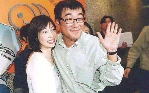 李宗盛与小27岁娇妻逛古董店 李宗盛三段婚姻唯有她最刻骨铭心 李宗盛与小27岁娇妻逛古董店 李宗盛三段婚姻唯有她最刻骨铭心
