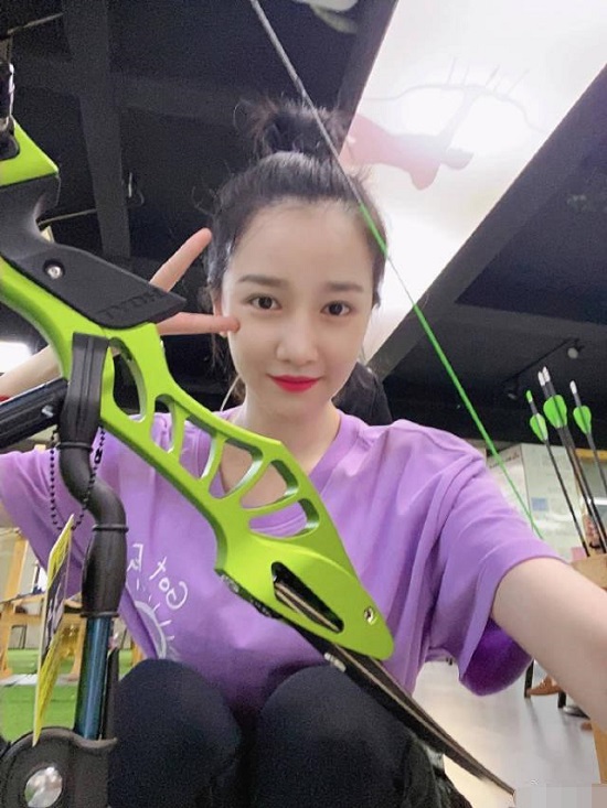 陈小纭：大师让我多穿绿色 疑似暗示与于小彤分手传闻