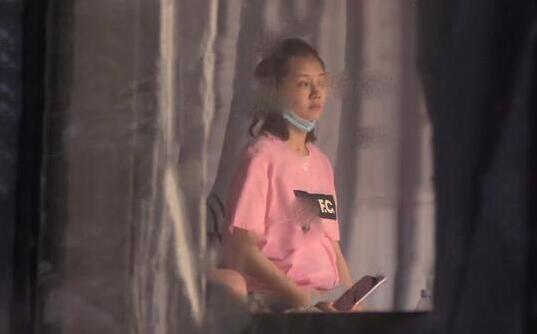 郑恺欠苗苗一个婚礼 深情演唱《终于等到你》表白苗苗 郑恺欠苗苗一个婚礼 深情演唱《终于等到你》表白苗苗