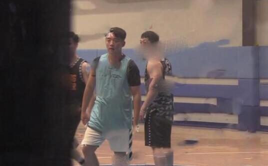 郑恺欠苗苗一个婚礼 深情演唱《终于等到你》表白苗苗 郑恺欠苗苗一个婚礼 深情演唱《终于等到你》表白苗苗