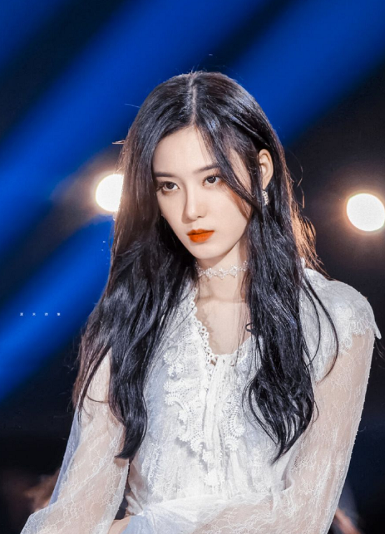 孔雪儿翻跳BLACKPINK新歌 孔雪儿为徐艺洋打call引热议