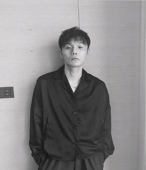 李荣浩新歌歌词九个字 本尊亲自回应引争议