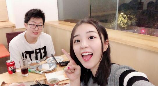 管泽元余霜分手 他们俩是谁都是做什么的