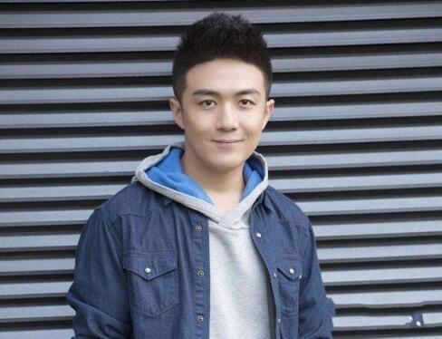 三十而已许幻山结局 许幻山扮演者李泽锋是不是李亚鹏侄子 三十而已许幻山结局 许幻山扮演者李泽锋是不是李亚鹏侄子