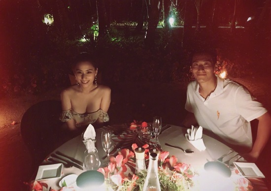 何超莲窦骁疑已同居 连续三天以准女婿身份参加赌王葬礼疑似已订婚