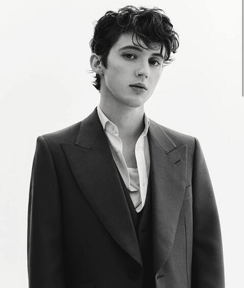 黄子韬戳爷互动什么情况 戳爷是谁怎么火起来的