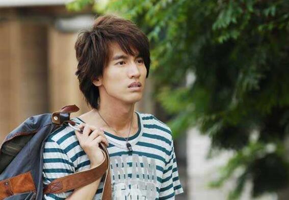 江疏影20岁军训旧照曝光 四肢纤细白皙江疏影历届男友大起底 江疏影20岁军训旧照曝光 四肢纤细白皙江疏影历届男友大起底