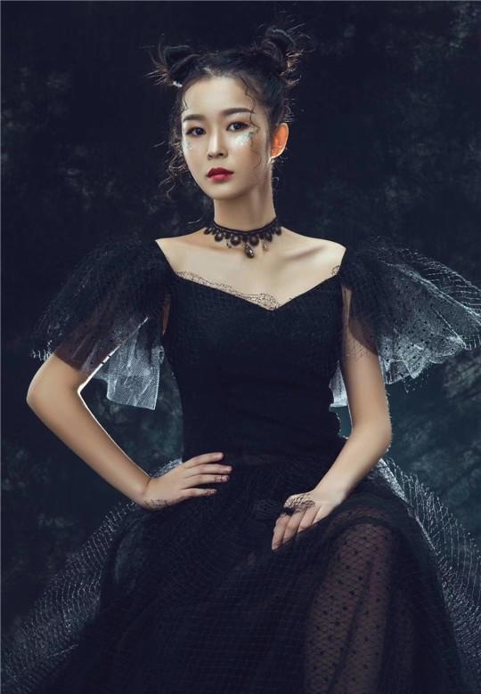 日作诗2000首女孩卖课收费5000什么情况 “神童”岑怡诺资料介绍 日作诗2000首女孩卖课收费5000什么情况 “神童”岑怡诺资料介绍