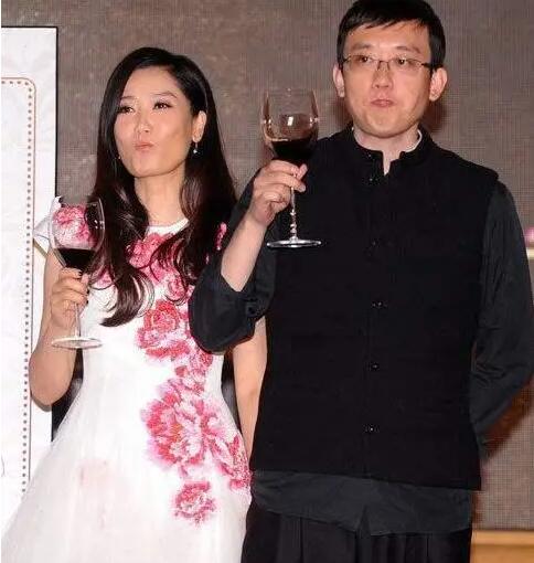 玲花回应点赞diss徐明朝微博：我跟大家一样在线吃瓜 意外暴露真相