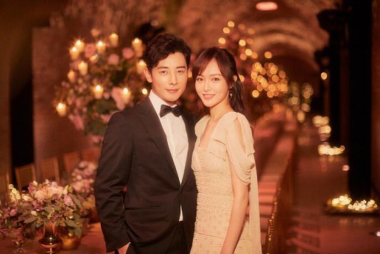 罗晋否认出轨传闻 罗晋与女工作人员挽手并肩走引发出轨传闻 罗晋否认出轨传闻 罗晋与女工作人员挽手并肩走引发出轨传闻