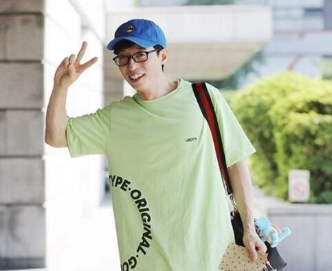 刘在石向低收入女性捐赠卫生巾 刘在石很有钱吗有多少资产 刘在石向低收入女性捐赠卫生巾 刘在石很有钱吗有多少资产