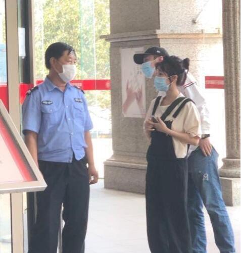 张沫凡疑似领证结婚 张沫凡是谁怎么火的结婚对象是猴哥吗